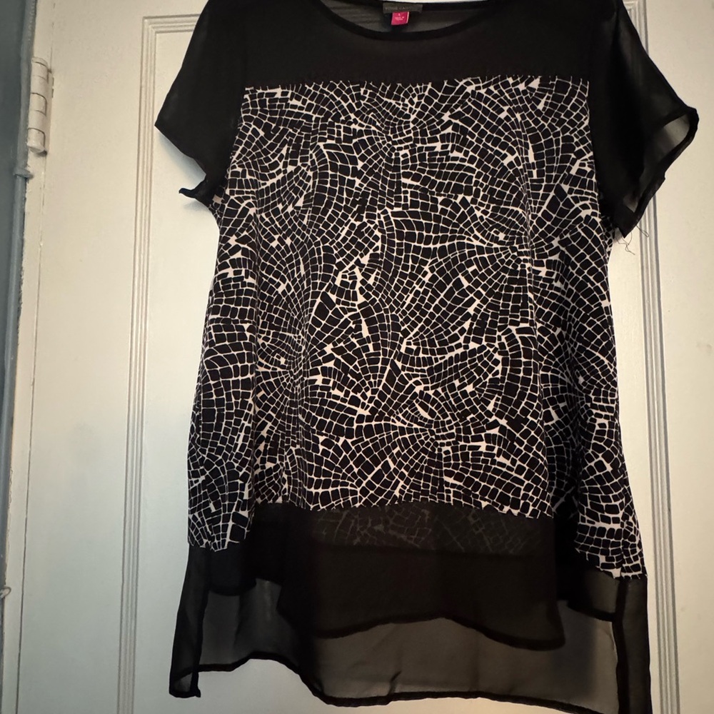 Vince Camuto Black and White Mosaic Blouse Size L